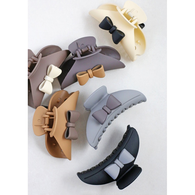 Claw Clip with Bow Black