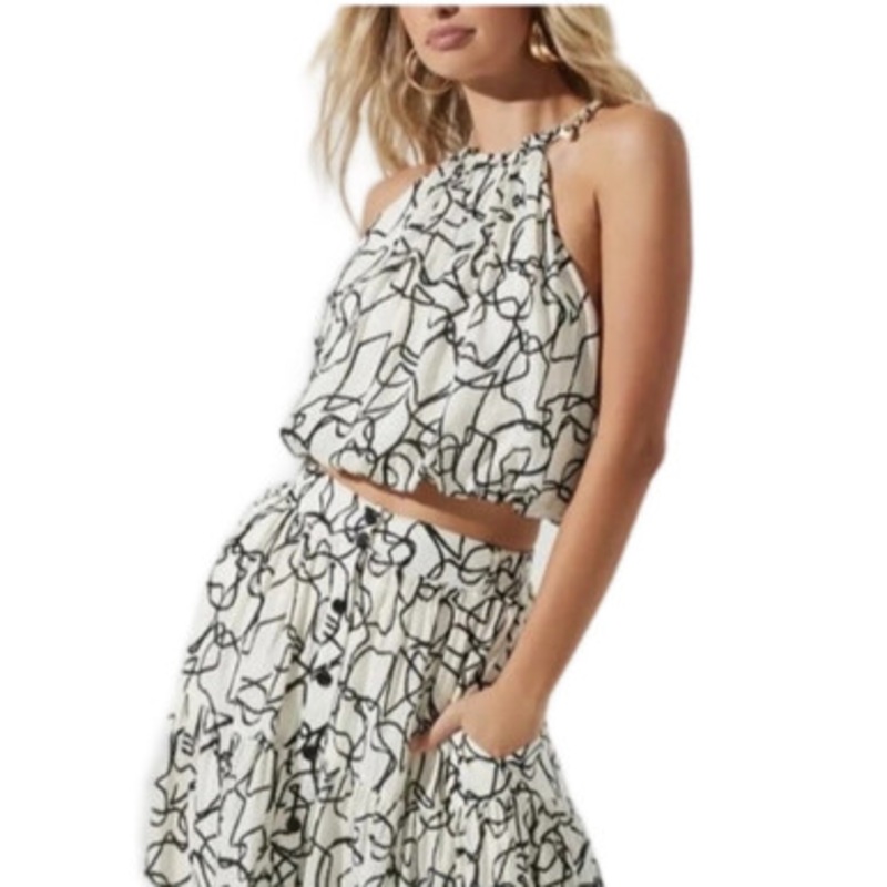 Cecile Top – White Black Sketch.
