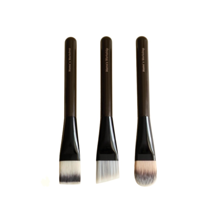 Momo’s Workshop Blade Foundation Makeup Brush  Tongue-Shaped Flat Brush