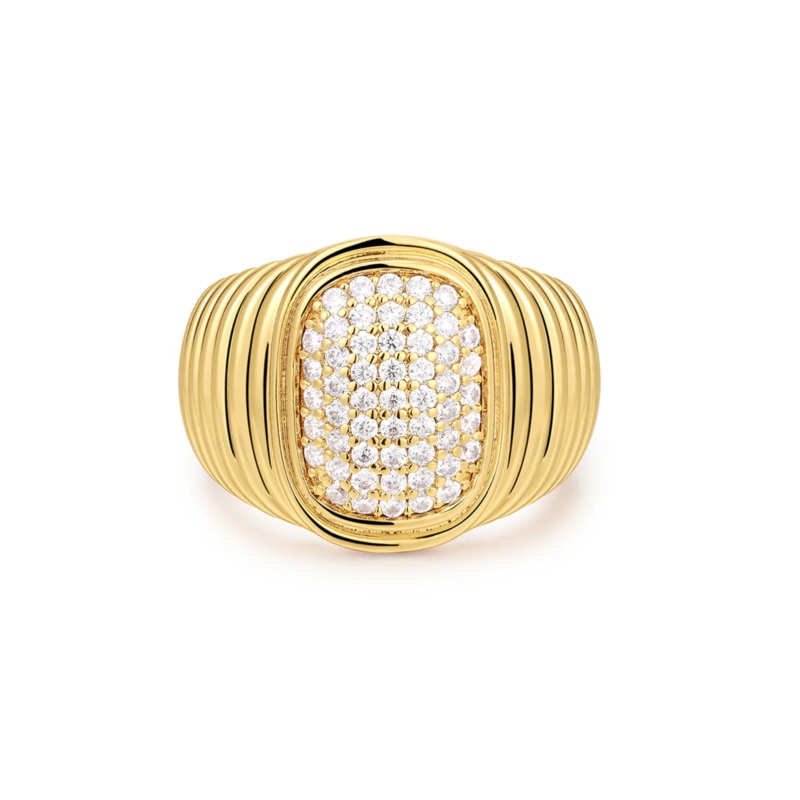 The Pave Oval Bezel Ring Gold 7