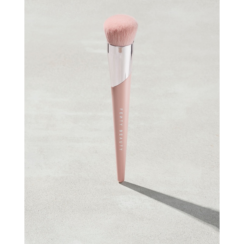 Kabuki-Buff Foundation Brush 115