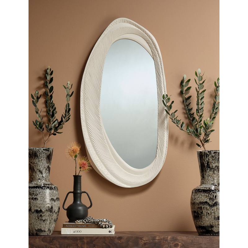 Astrid Mirror