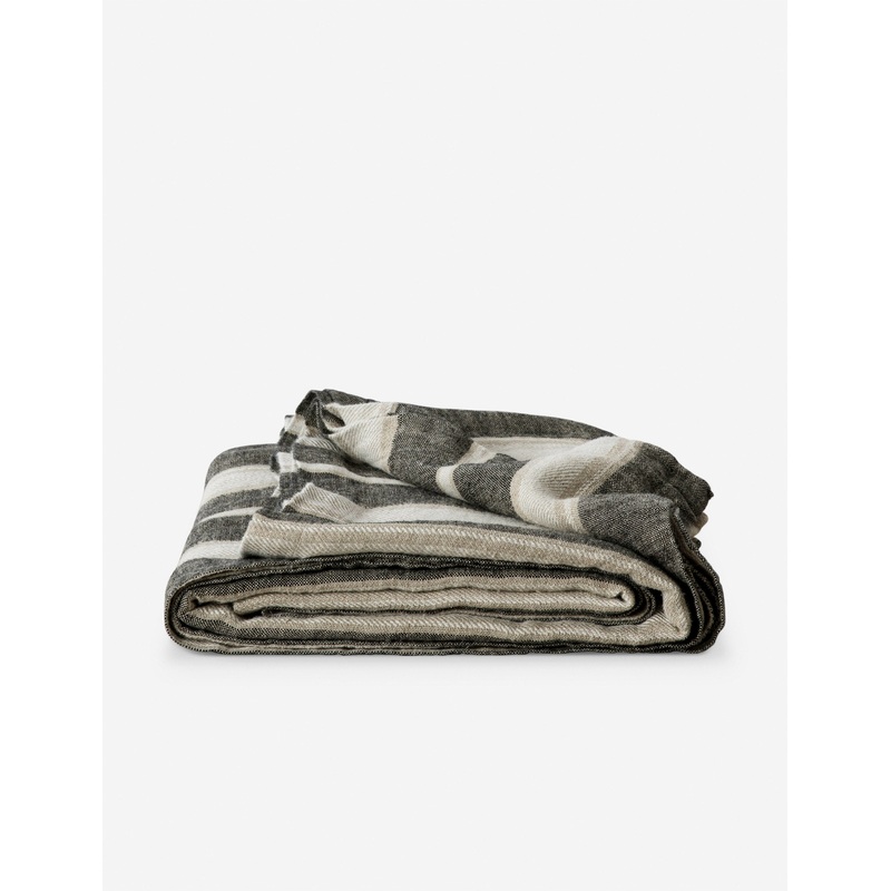 Mira Bed Cover by Cultiver Enzo