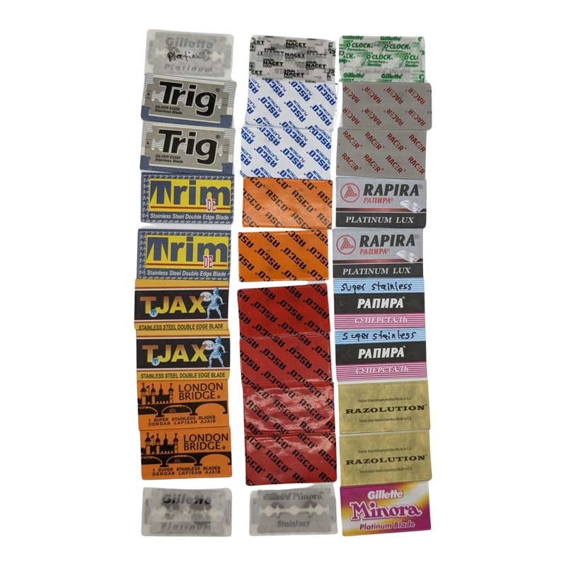 Multiple Lots of Misc. Unused DE Razor Blades – (Used)