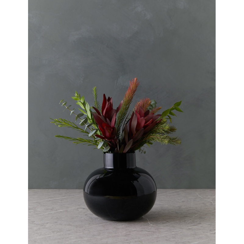Sagen Vase